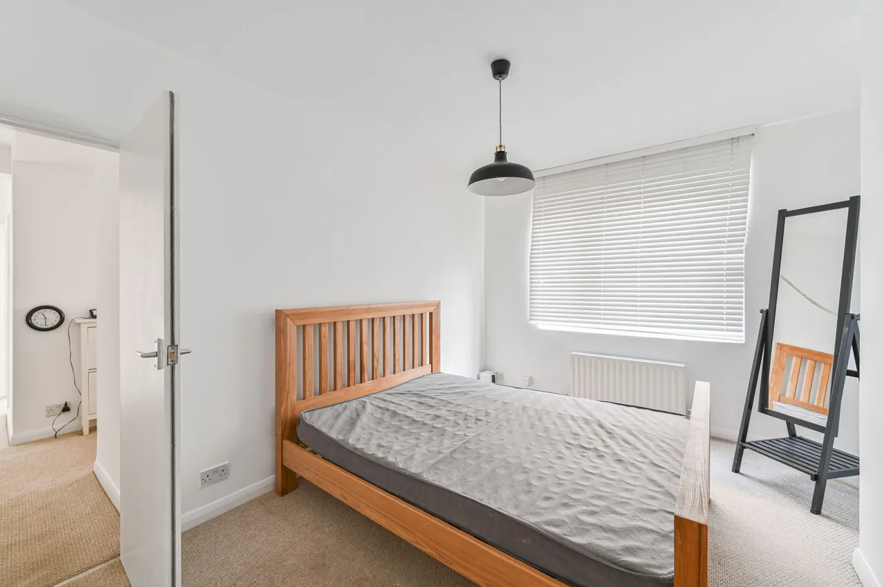 Flat D, Sandra Court, Sirdar Road, Mitcham, photo 5