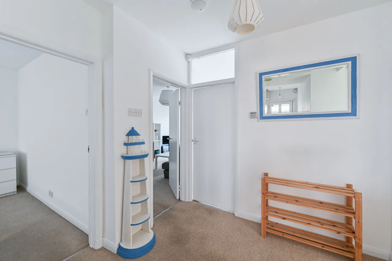 Flat D, Sandra Court, Sirdar Road, Mitcham, photo 11