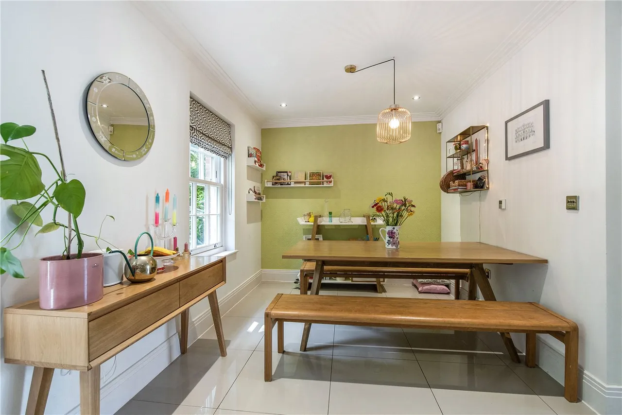 Elizabeth Place, Winchester, SO22, photo 6