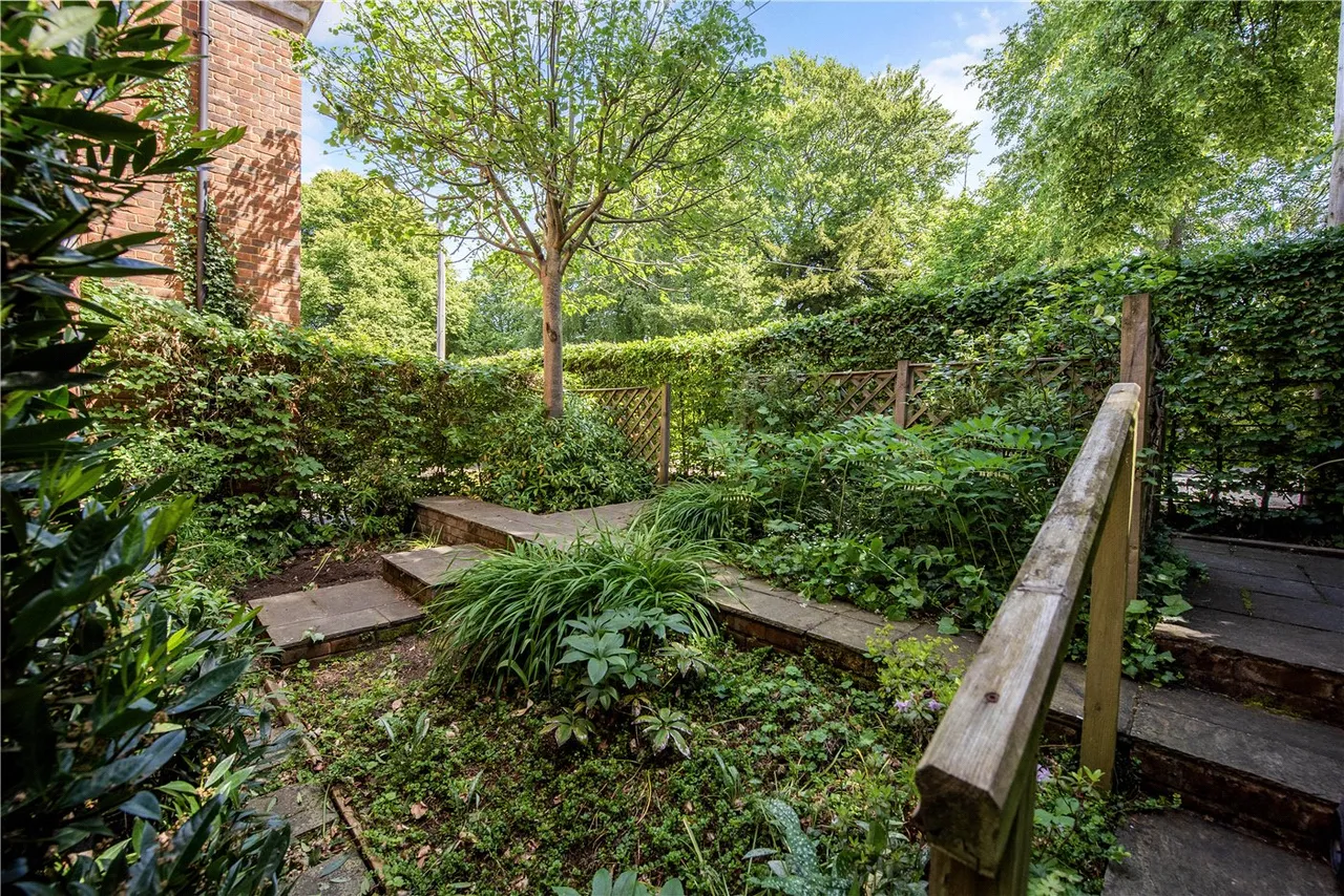 Elizabeth Place, Winchester, SO22, photo 19