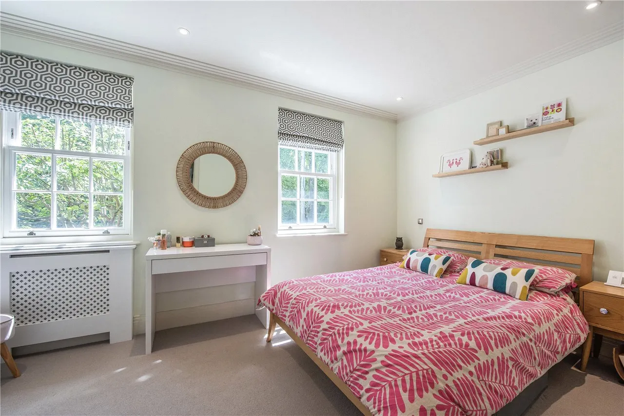 Elizabeth Place, Winchester, SO22, photo 12