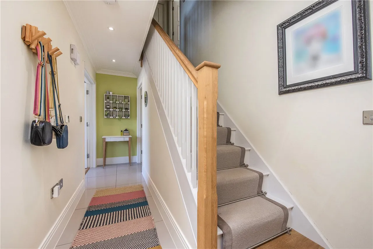 Elizabeth Place, Winchester, SO22, photo 11