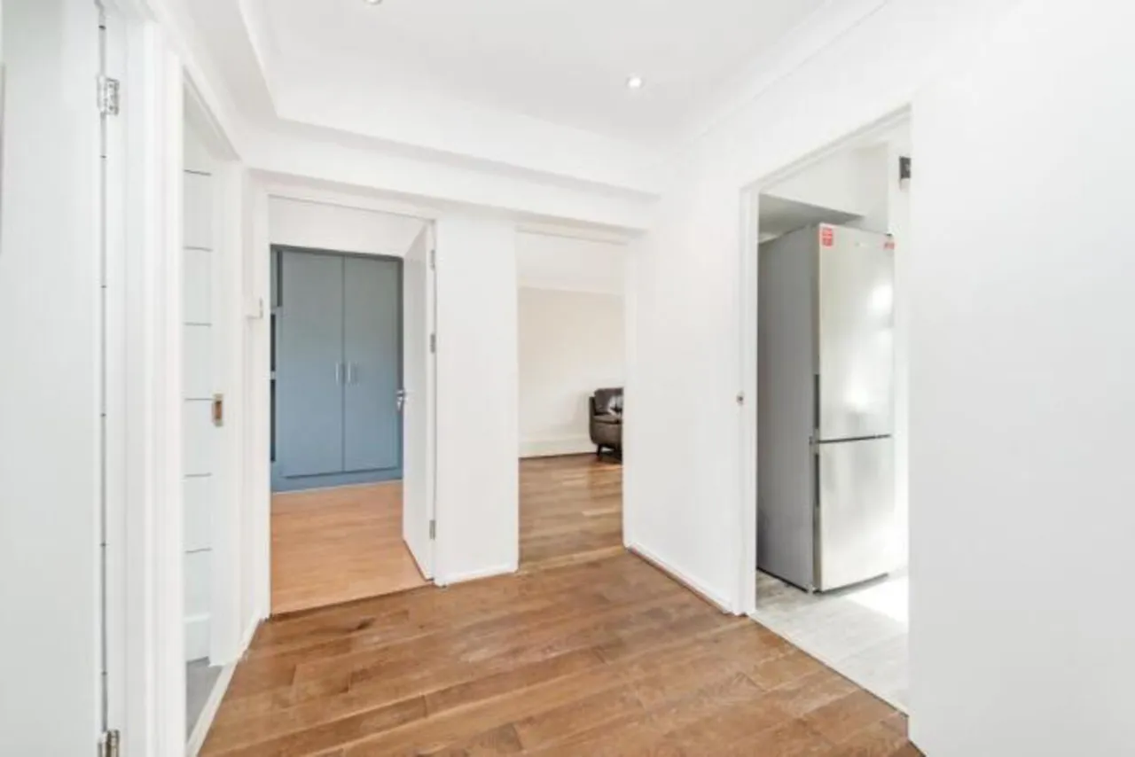 29 Pegasus House, Beaumont Square, London, photo 7