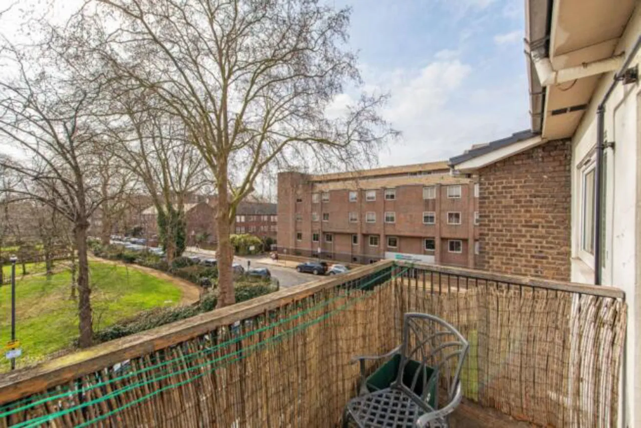 29 Pegasus House, Beaumont Square, London, photo 5