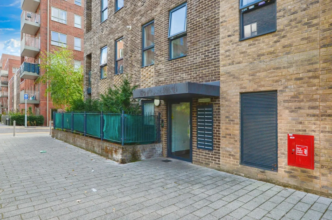 Bucknall Place, Watford, WD19, photo 13