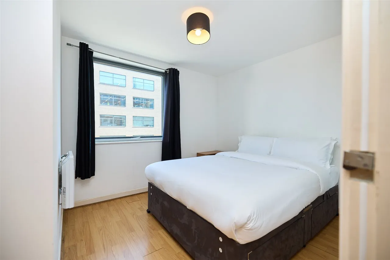 High Street, London, E15, photo 6