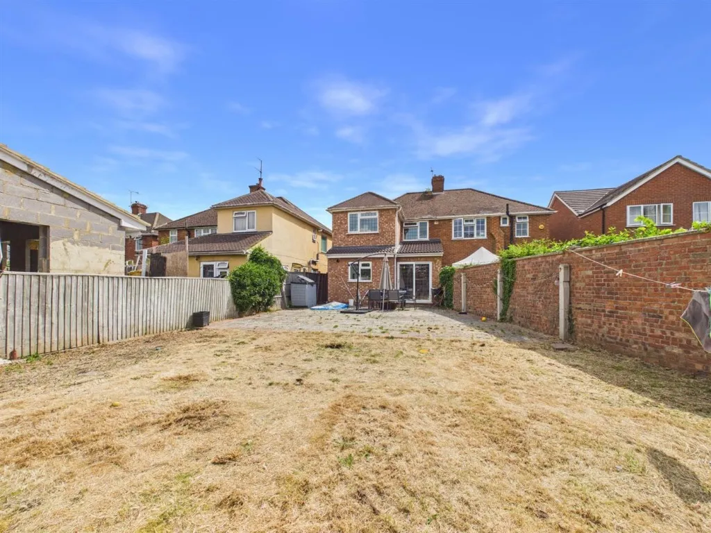 Buckingham Road, Aylesbury, photo 13
