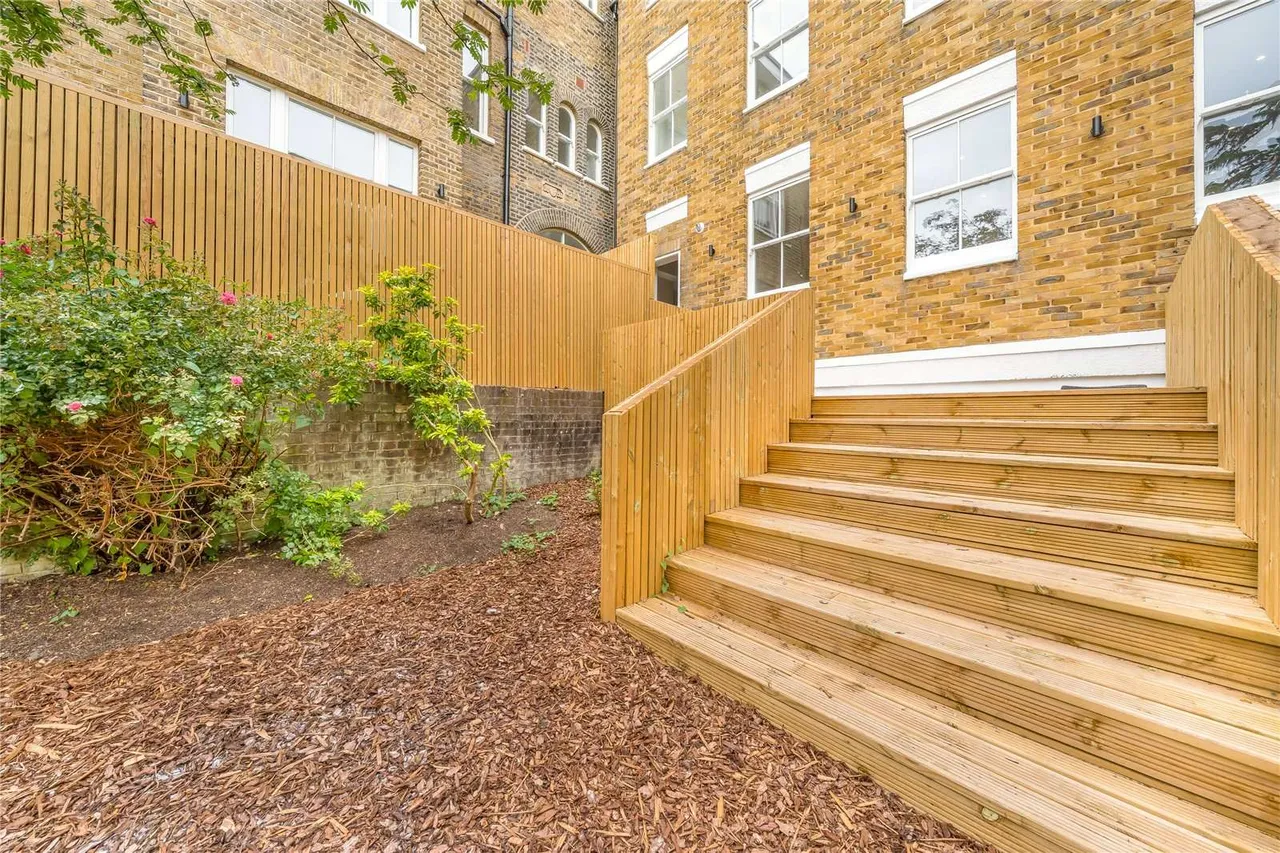 Thornton Heights, Hillside, Wimbledon, London, SW19 4NQ, photo 9