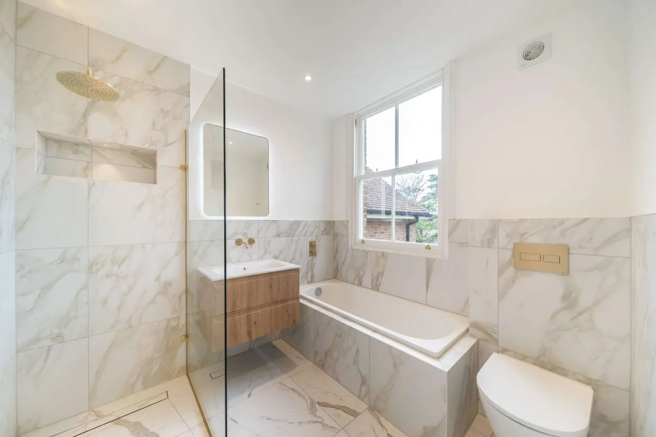 Thornton Heights, Hillside, Wimbledon, London, SW19 4NQ, photo 3