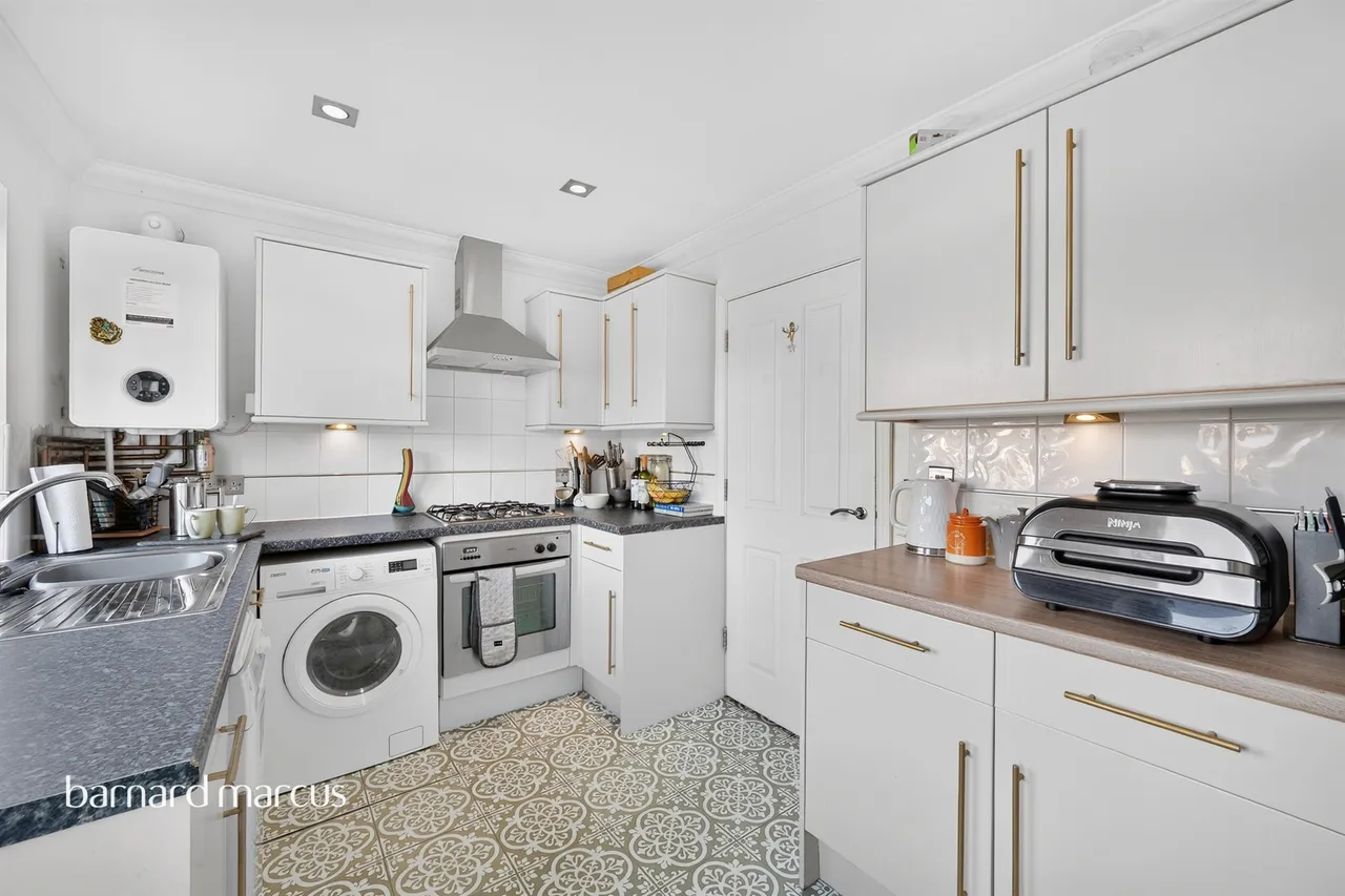 Browning Avenue, Worcester Park, photo 11