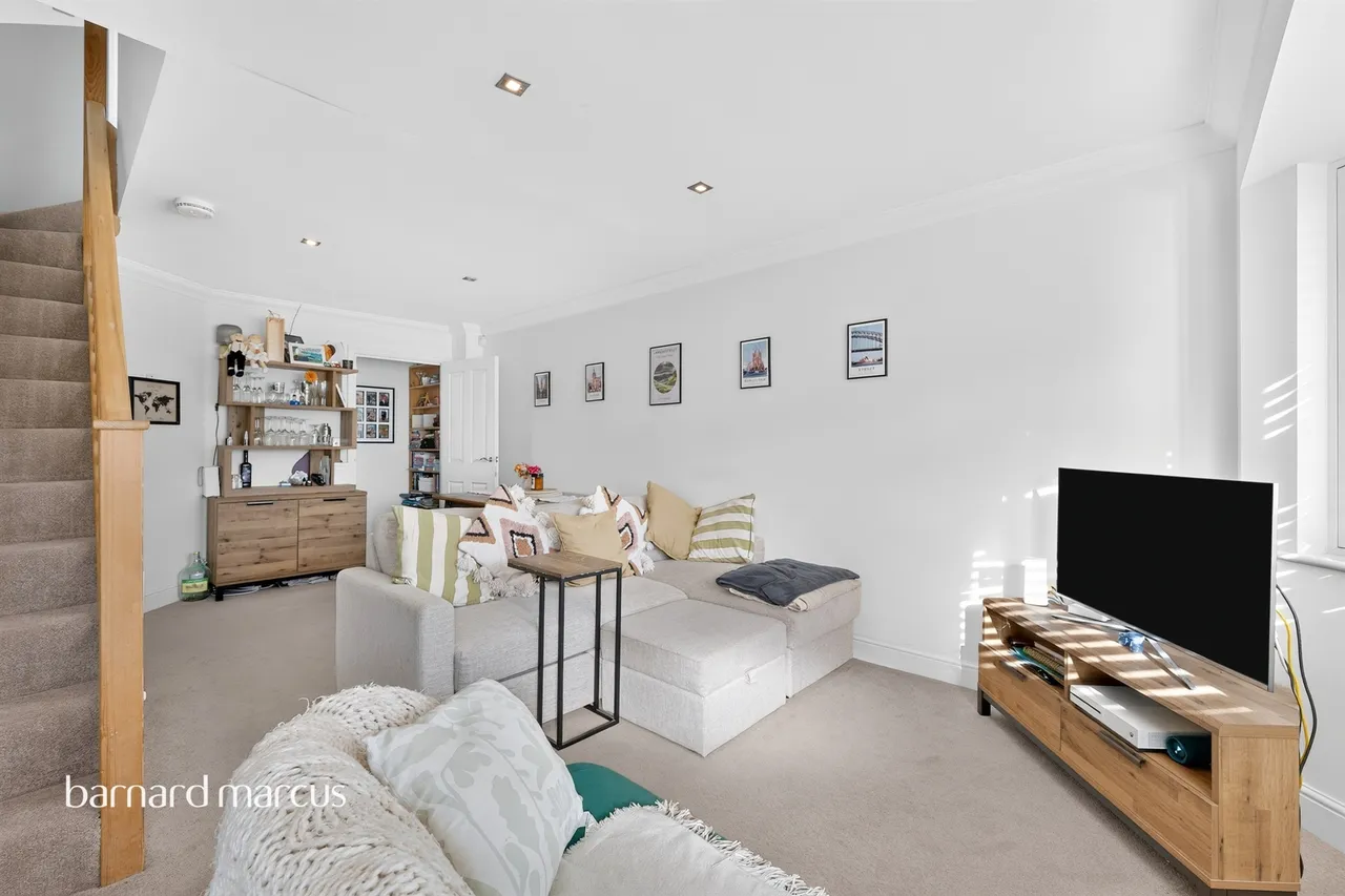 Browning Avenue, Worcester Park, photo 8