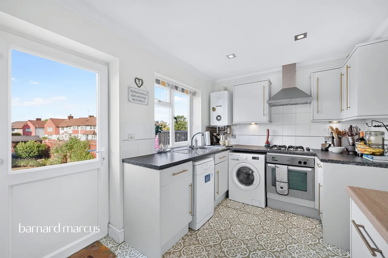Browning Avenue, Worcester Park, photo 7
