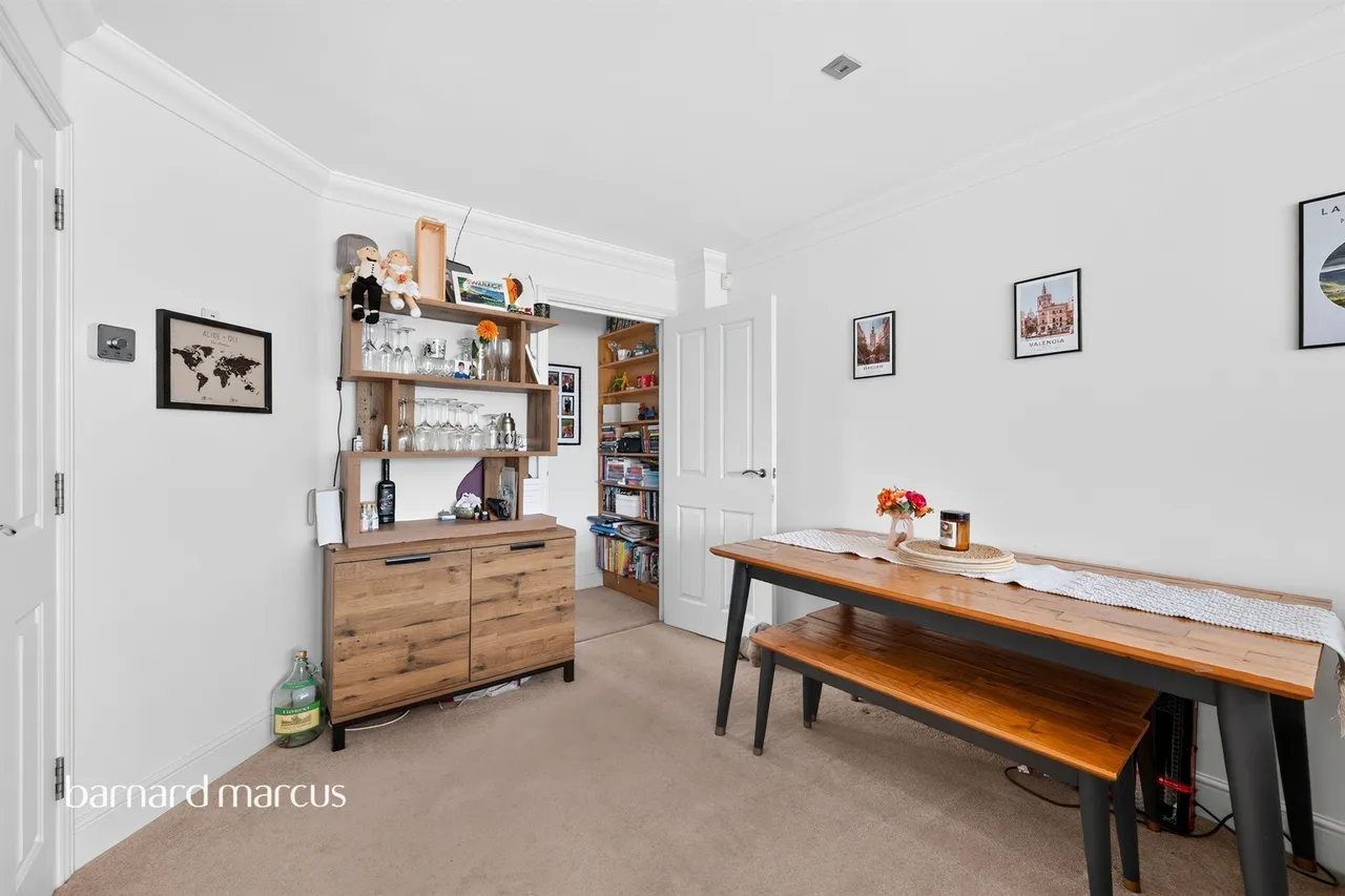 Browning Avenue, Worcester Park, photo 5