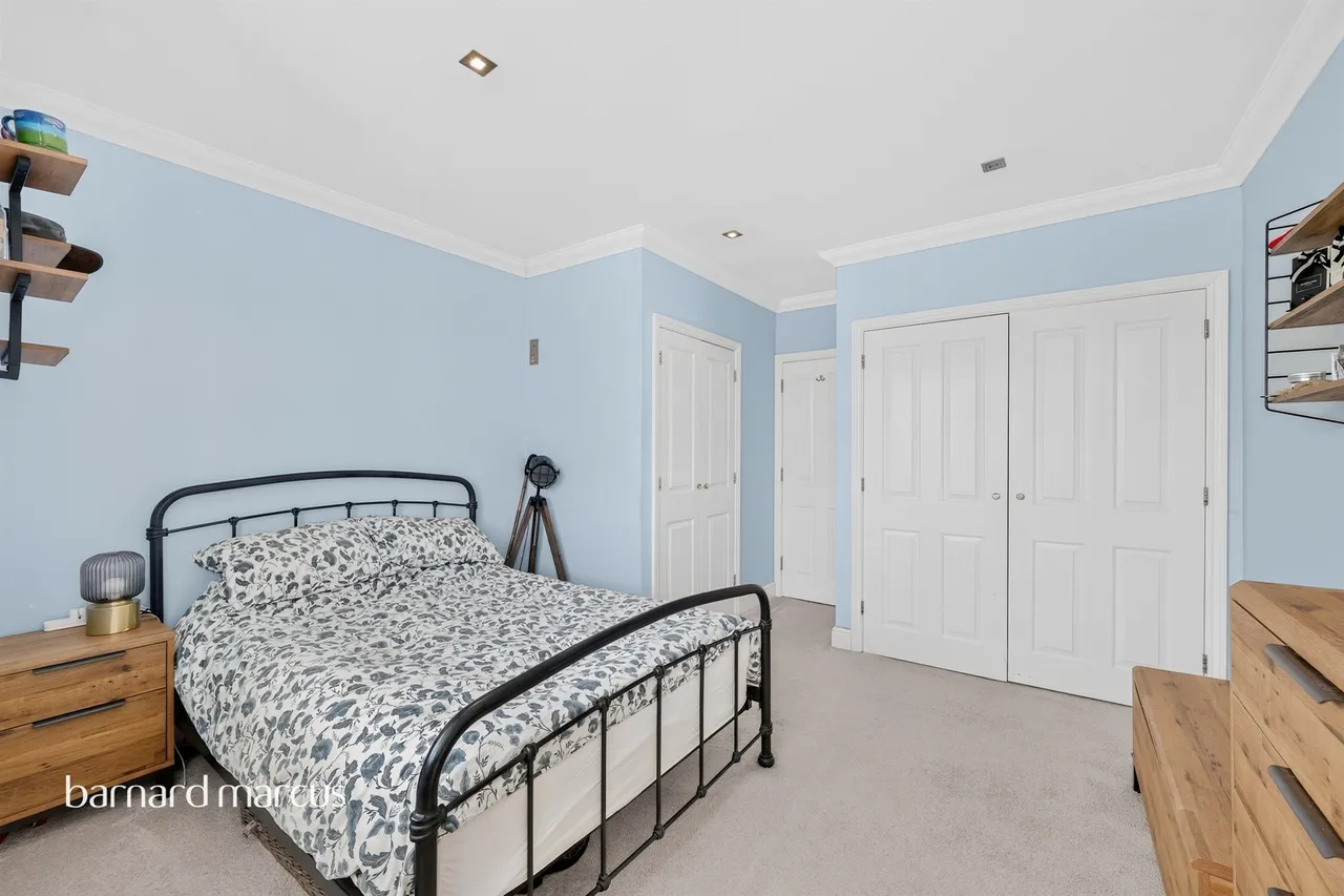 Browning Avenue, Worcester Park, photo 12