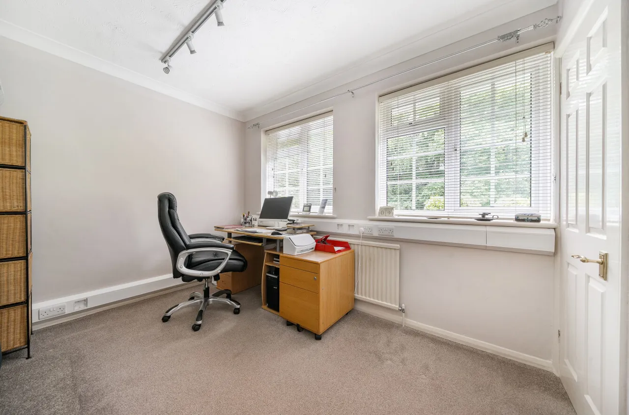 Elmgrove Close, Woking, Surrey, GU21 8XL, photo 12