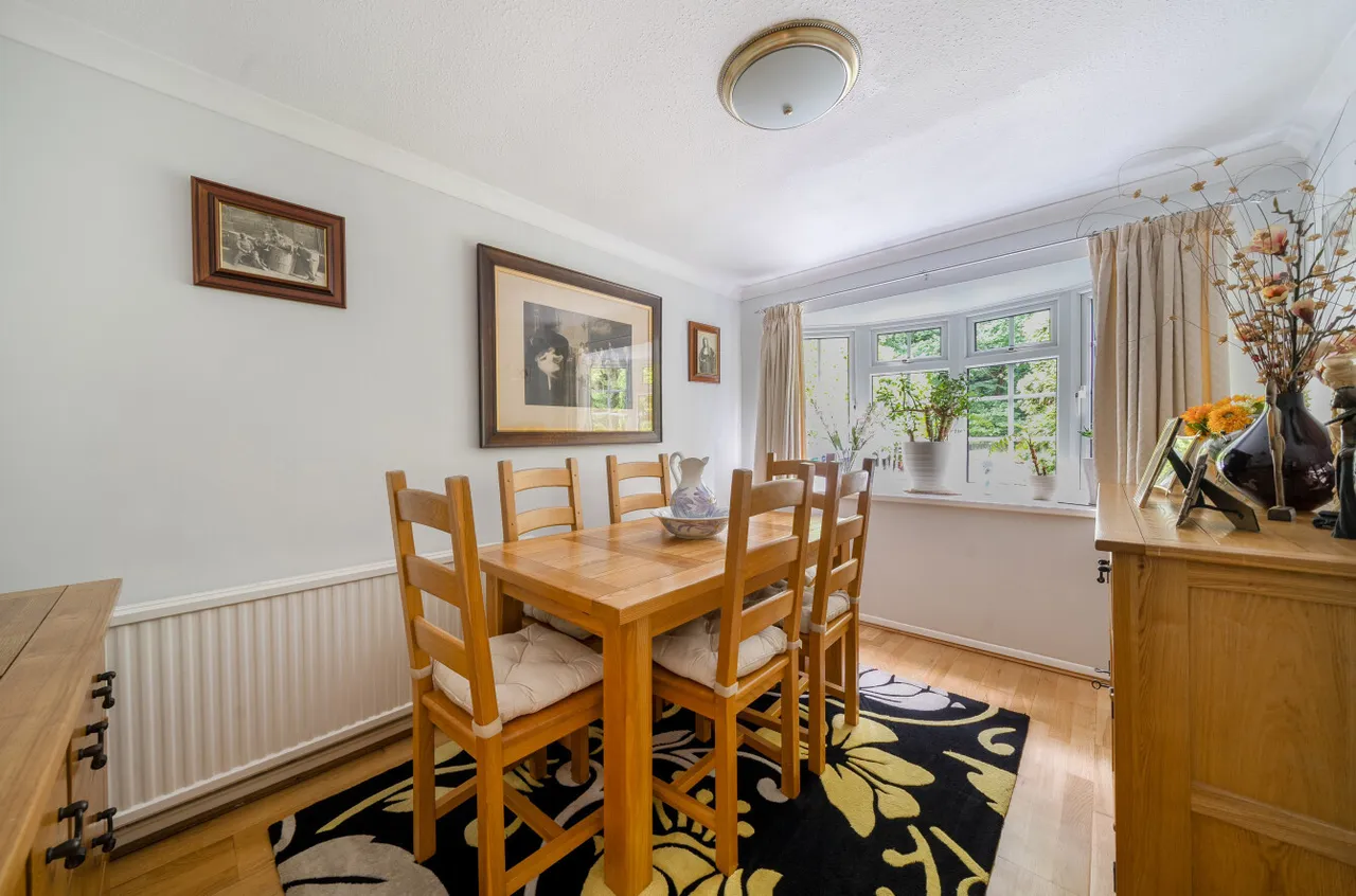 Elmgrove Close, Woking, Surrey, GU21 8XL, photo 3