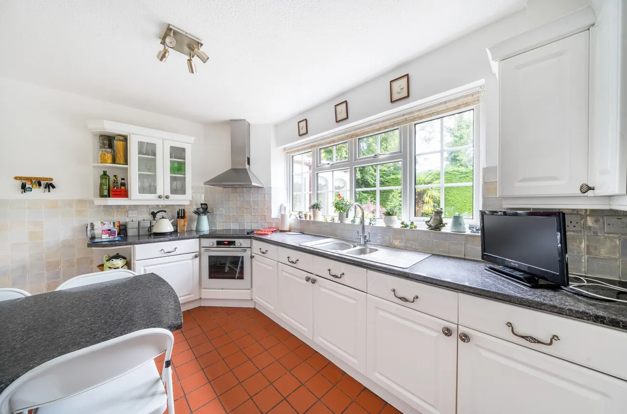 Elmgrove Close, Woking, Surrey, GU21 8XL, photo 4