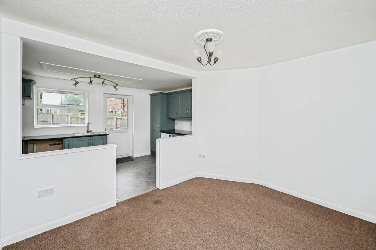 Kirklington Road, Rainworth, Mansfield, Nottinghamshire, NG21, photo 3