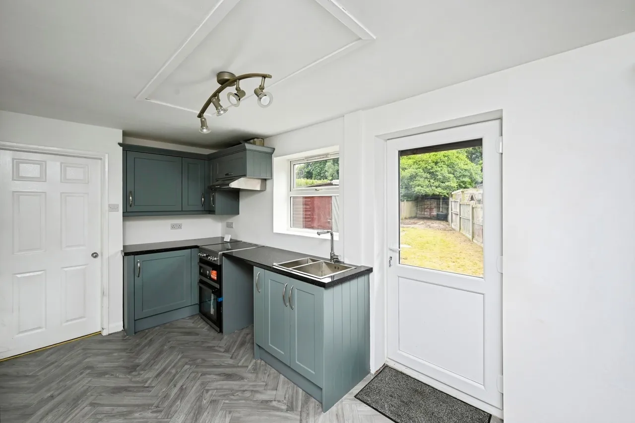 Kirklington Road, Rainworth, Mansfield, Nottinghamshire, NG21, photo 8