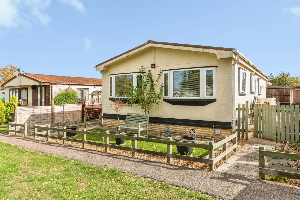 Bedford Road, Rushden, NN10, photo 2
