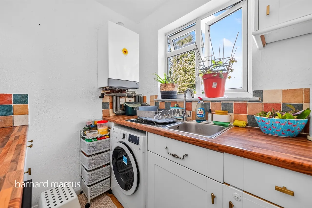 Elmcroft Close, Feltham, TW14, photo 9