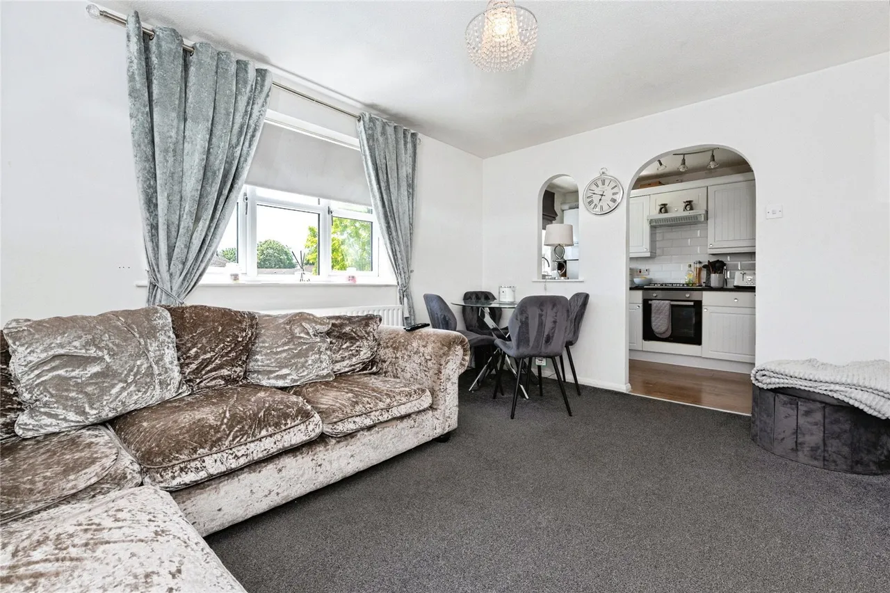 Laburnum Grove, South Ockendon, Essex, RM15, photo 2