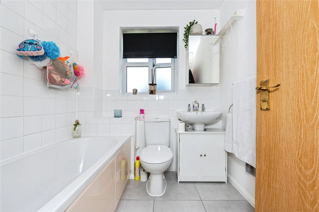 Laburnum Grove, South Ockendon, Essex, RM15, photo 9