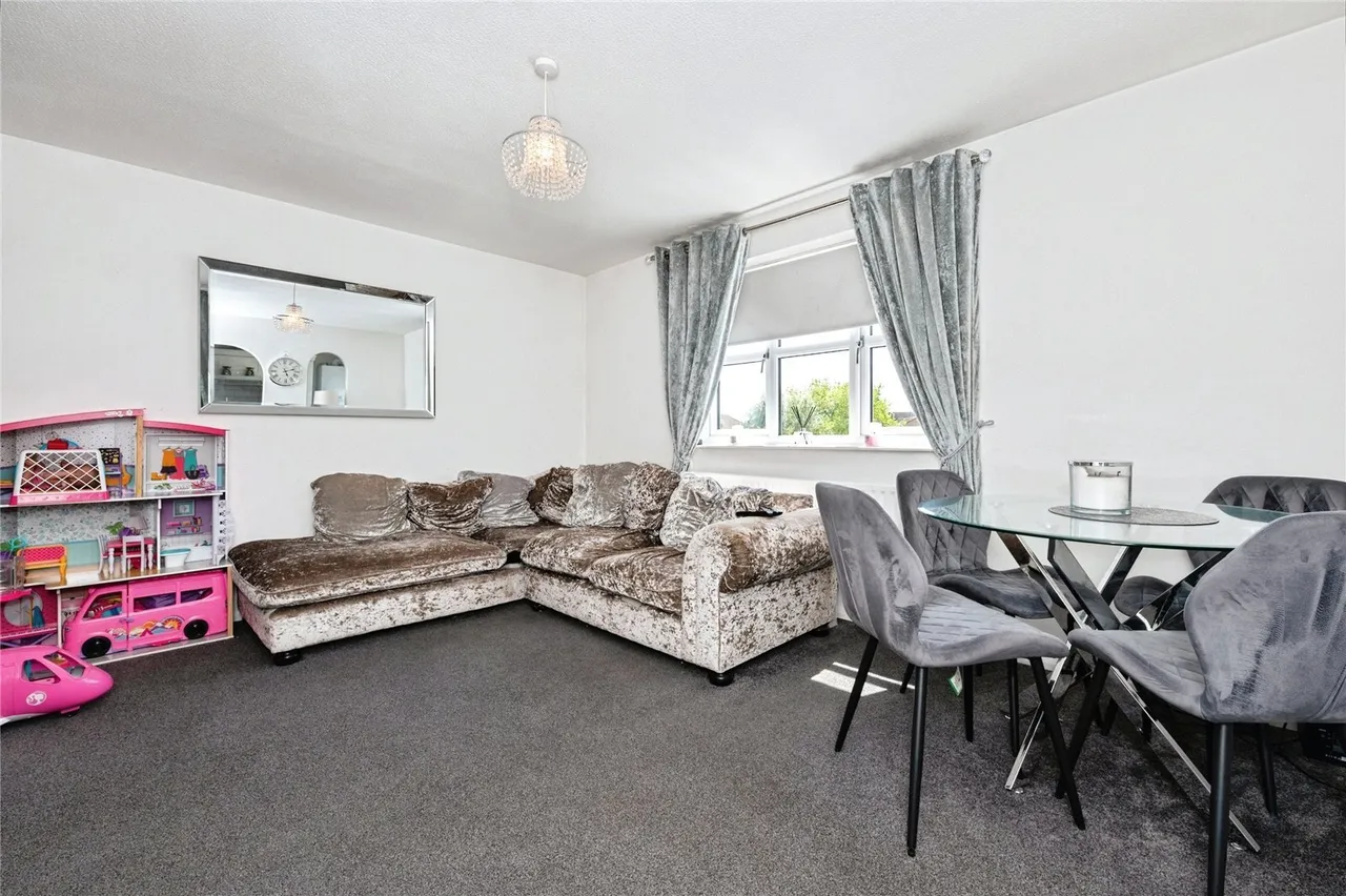 Laburnum Grove, South Ockendon, Essex, RM15, photo 7