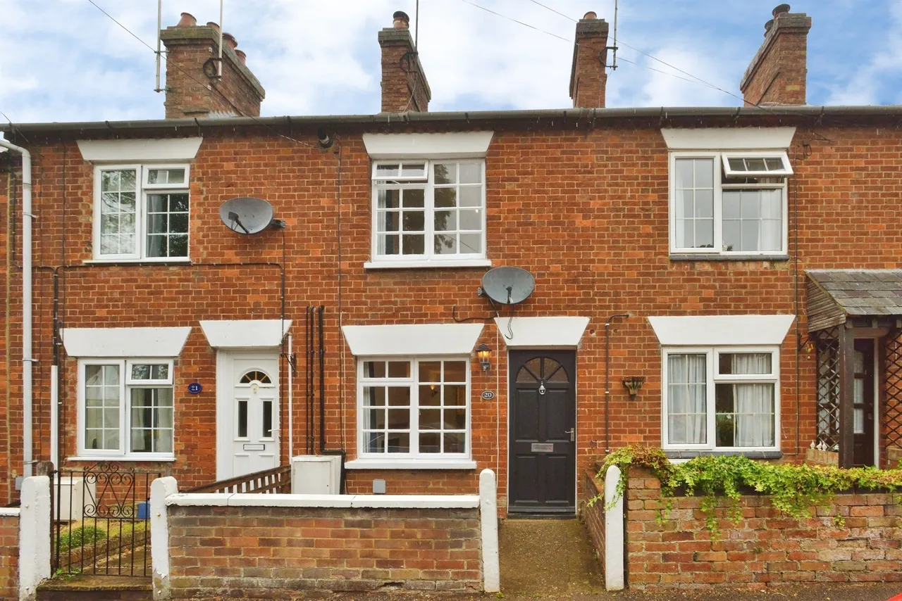 2 bed house for sale — Chapel Street, Woburn Sands, Milton Keynes