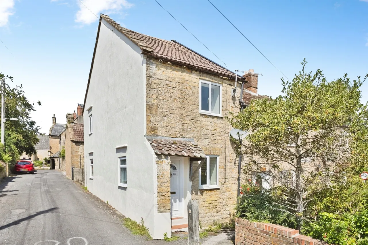 2 bed house for sale — Tower Hill Road, Crewkerne
