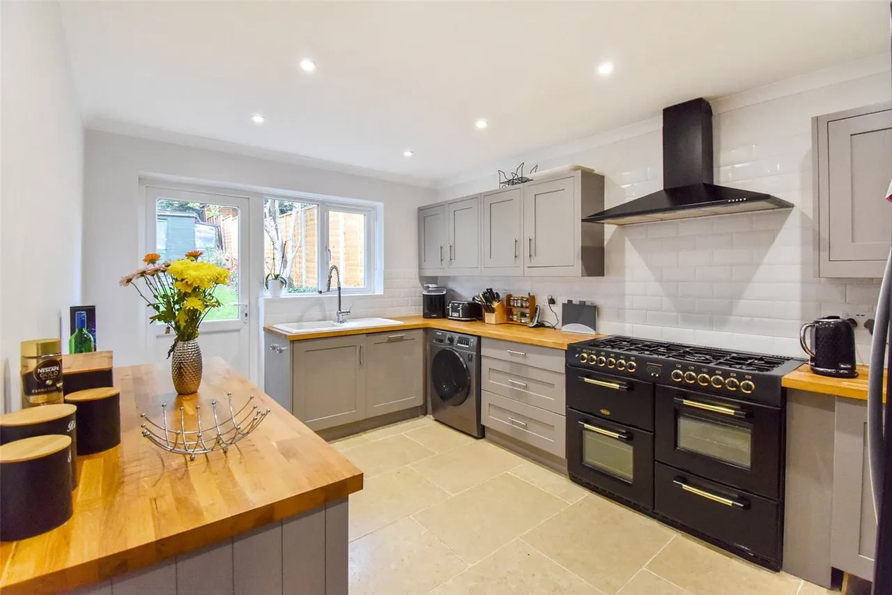Cambridge Road, Aldershot, Hampshire, GU11 3JY, photo 2