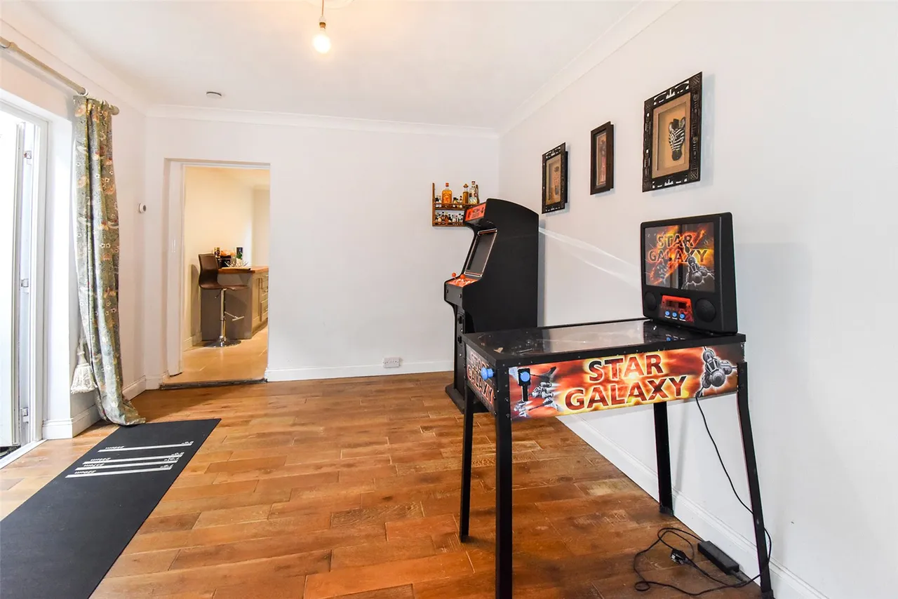 Cambridge Road, Aldershot, Hampshire, GU11 3JY, photo 6
