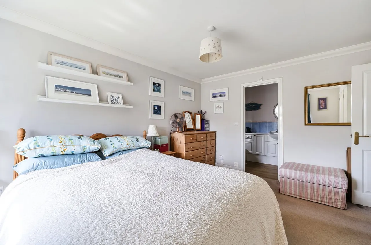 Chapel Close, Watersfield, RH20, photo 15