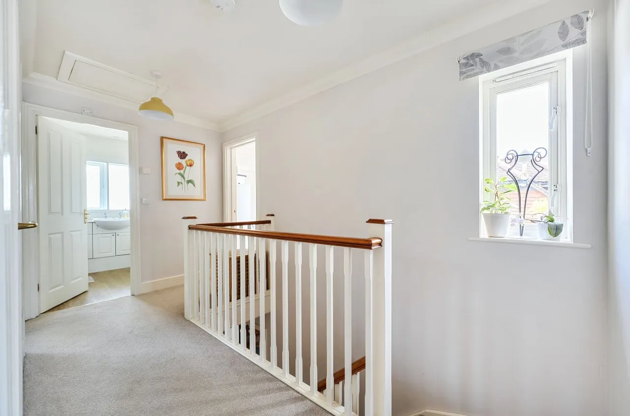 Chapel Close, Watersfield, RH20, photo 12