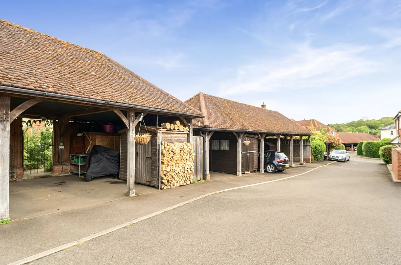 Chapel Close, Watersfield, RH20, photo 4