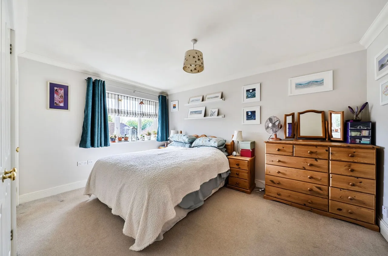 Chapel Close, Watersfield, RH20, photo 13