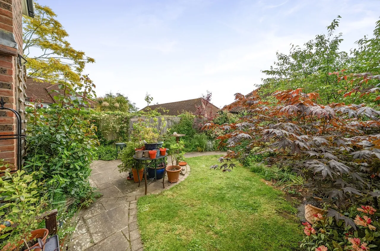Chapel Close, Watersfield, RH20, photo 3