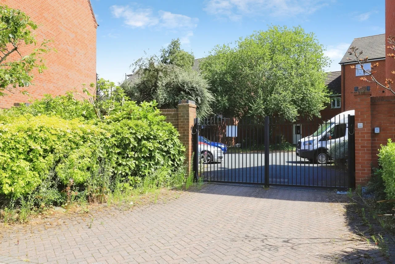 Rothesay Gardens, Wolverhampton, WV4, photo 9
