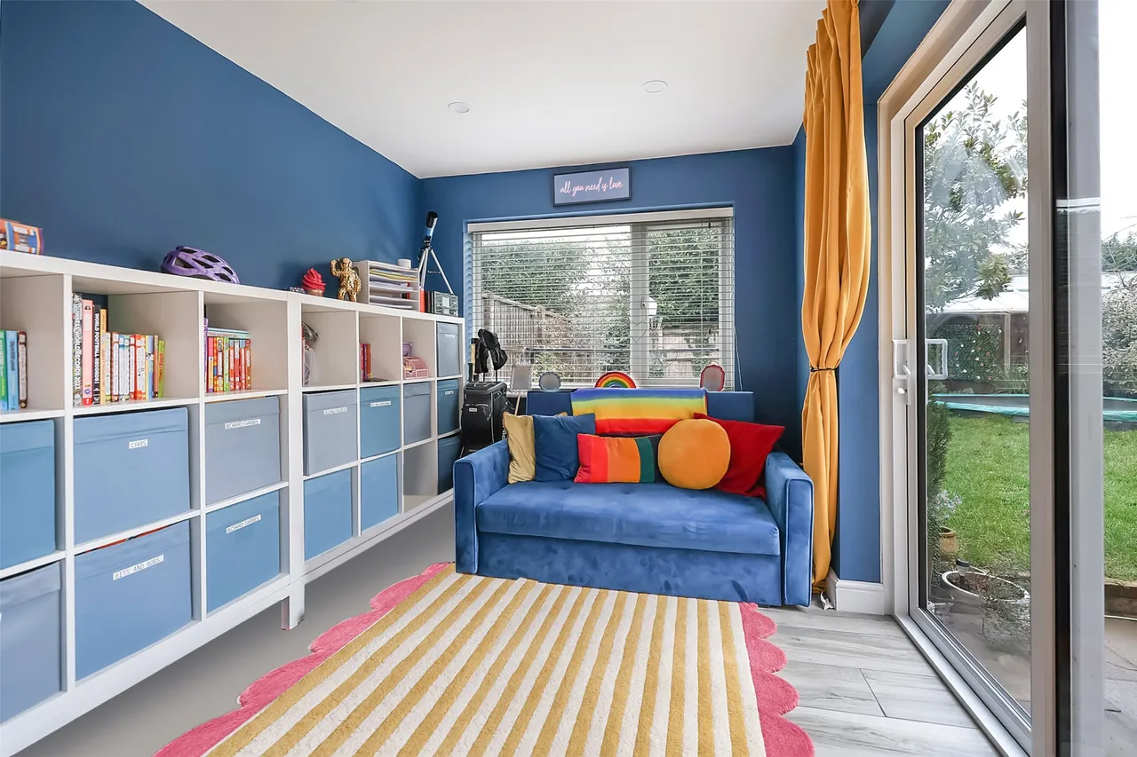Longbridge Walk, Horley, RH6, photo 8