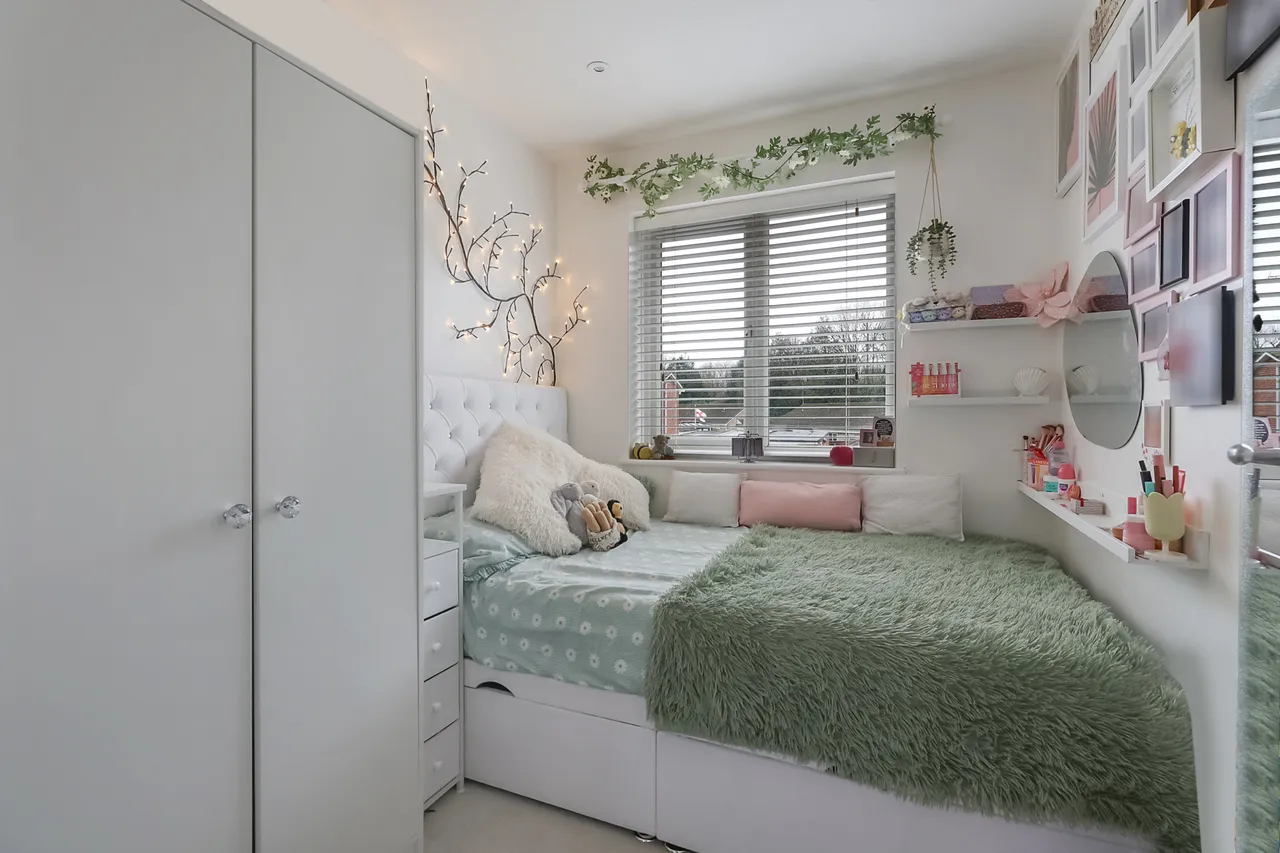 Longbridge Walk, Horley, RH6, photo 12