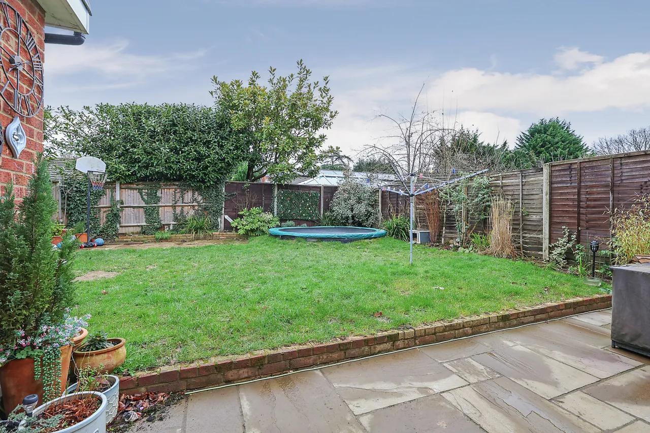 Longbridge Walk, Horley, RH6, photo 6