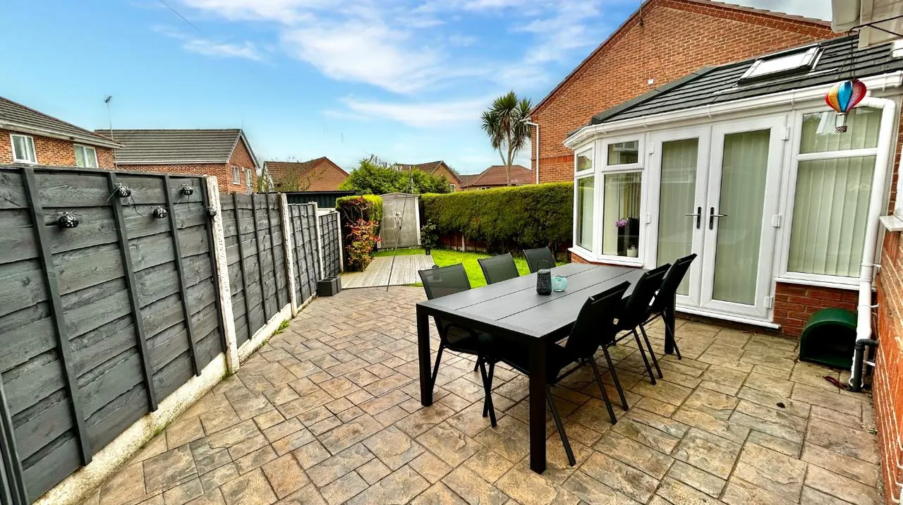 Canisp Close, Chadderton, OL9, photo 2