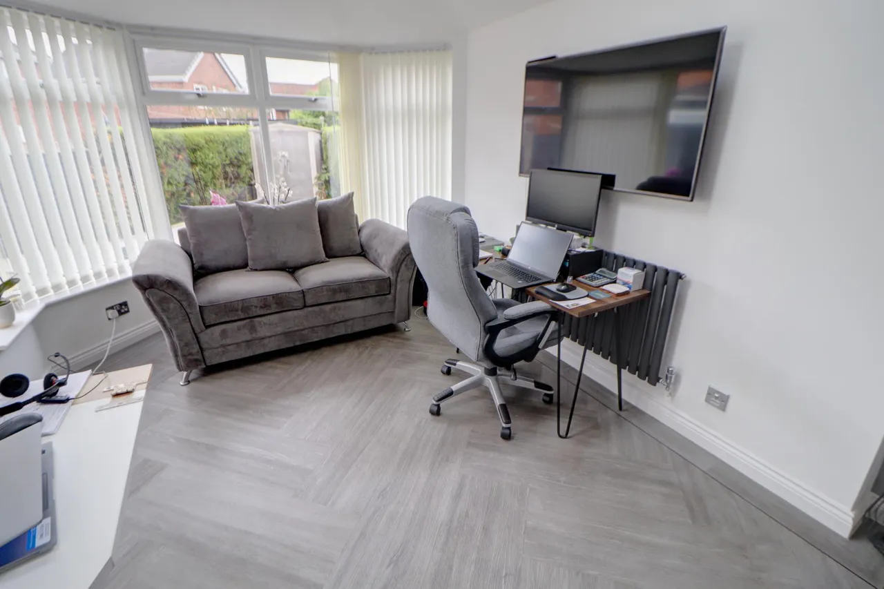 Canisp Close, Chadderton, OL9, photo 8