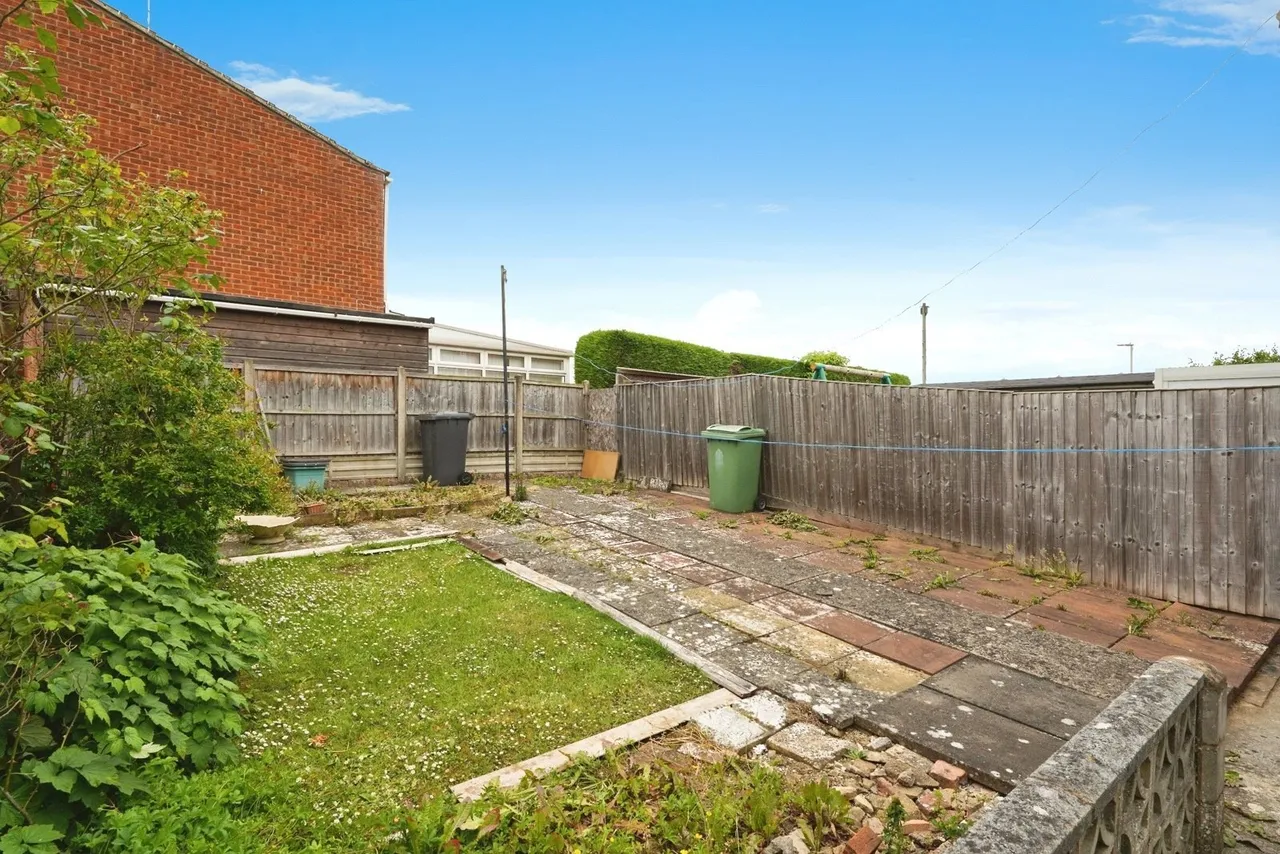 Golden Close, Tuffley, Gloucester, Gloucestershire, GL4, photo 7