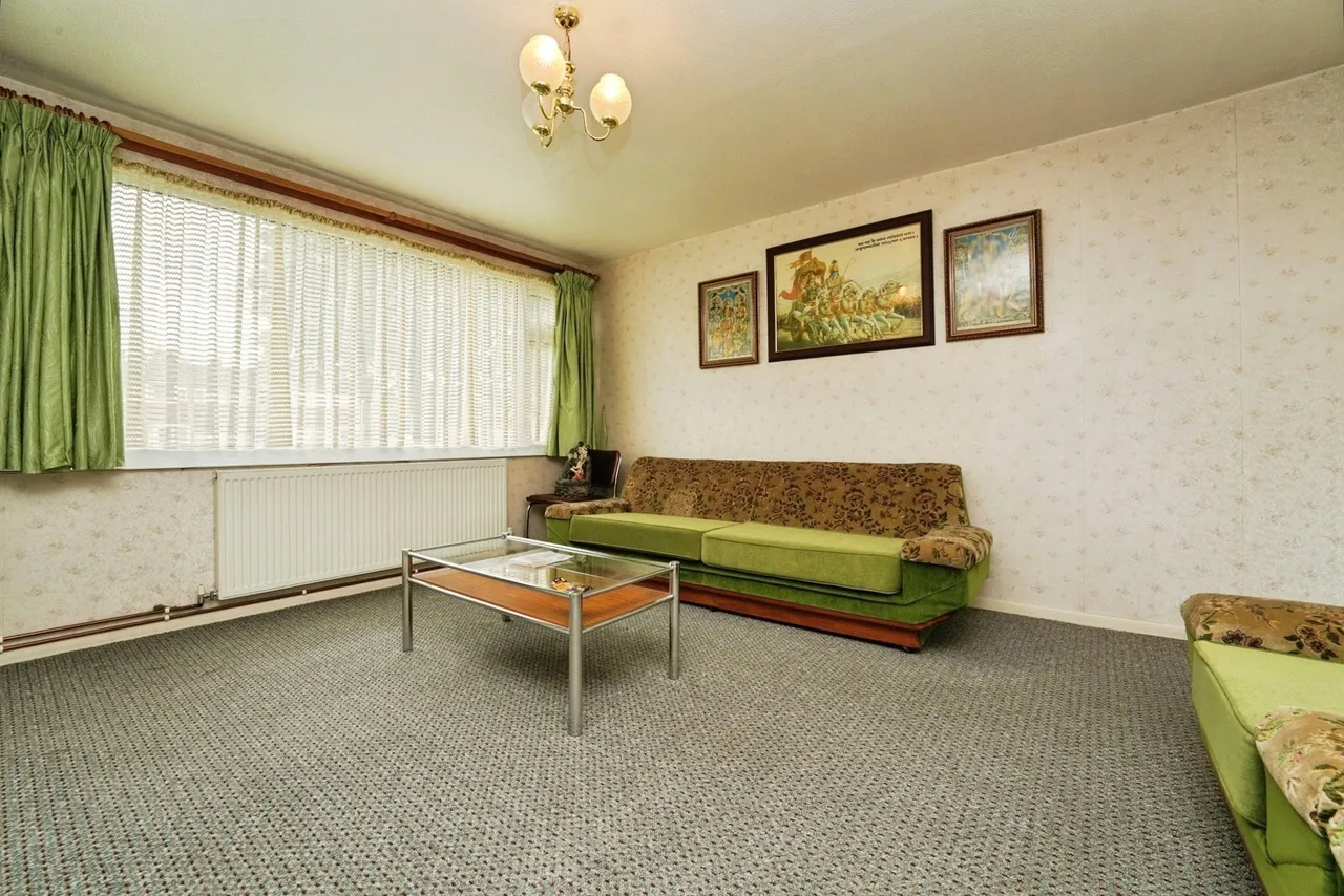 Golden Close, Tuffley, Gloucester, Gloucestershire, GL4, photo 4