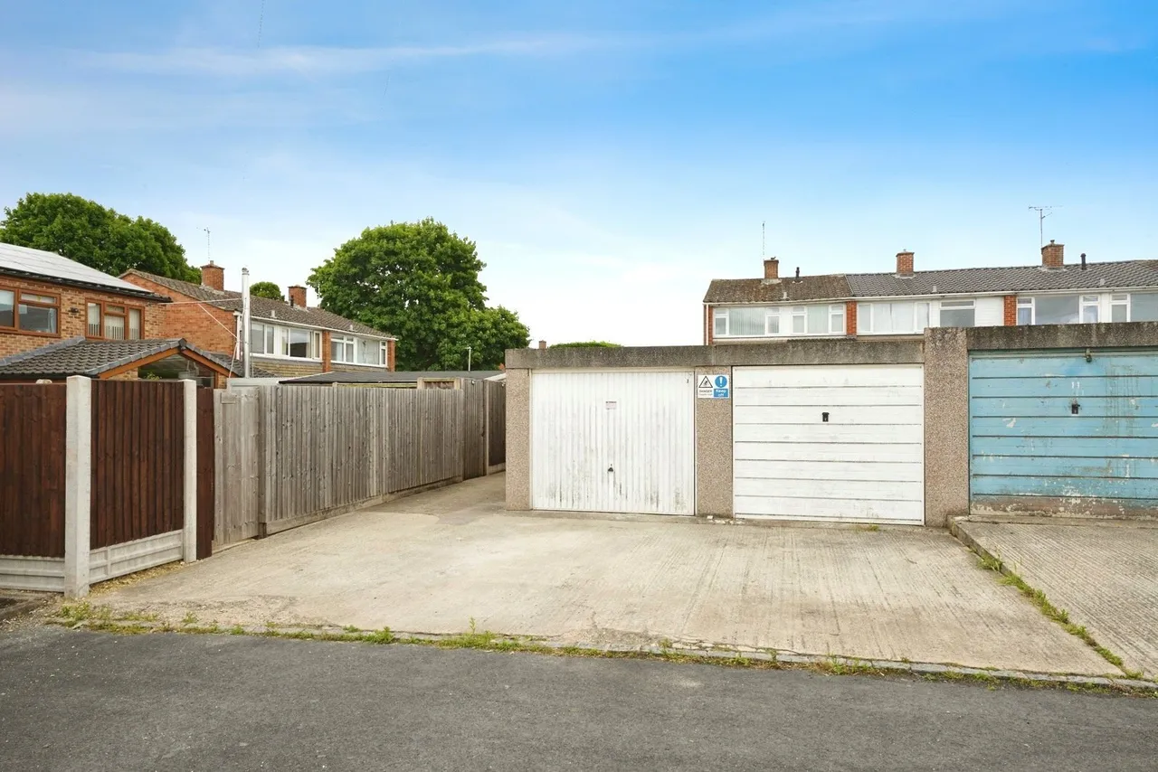 Golden Close, Tuffley, Gloucester, Gloucestershire, GL4, photo 14