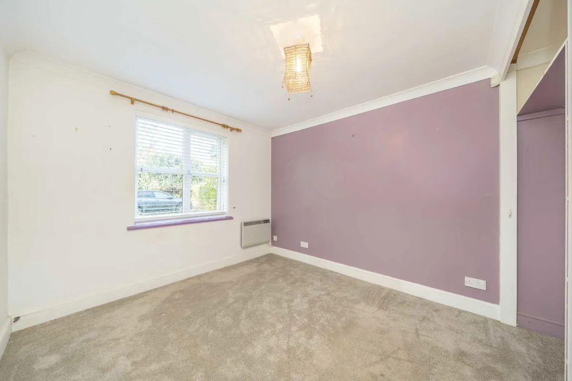 Kingston Road, TW11, photo 4