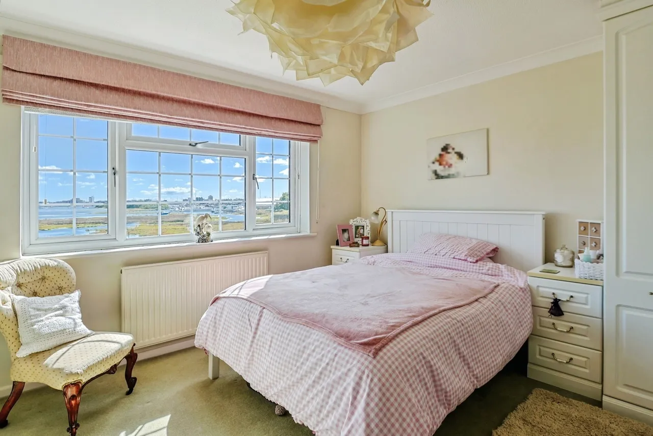 Falconer Drive, Poole, BH15, photo 5