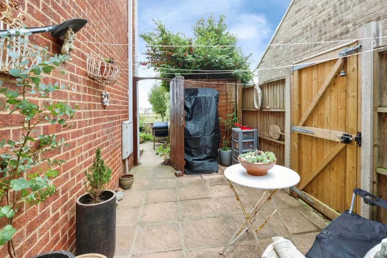 Falconer Drive, Poole, BH15, photo 16