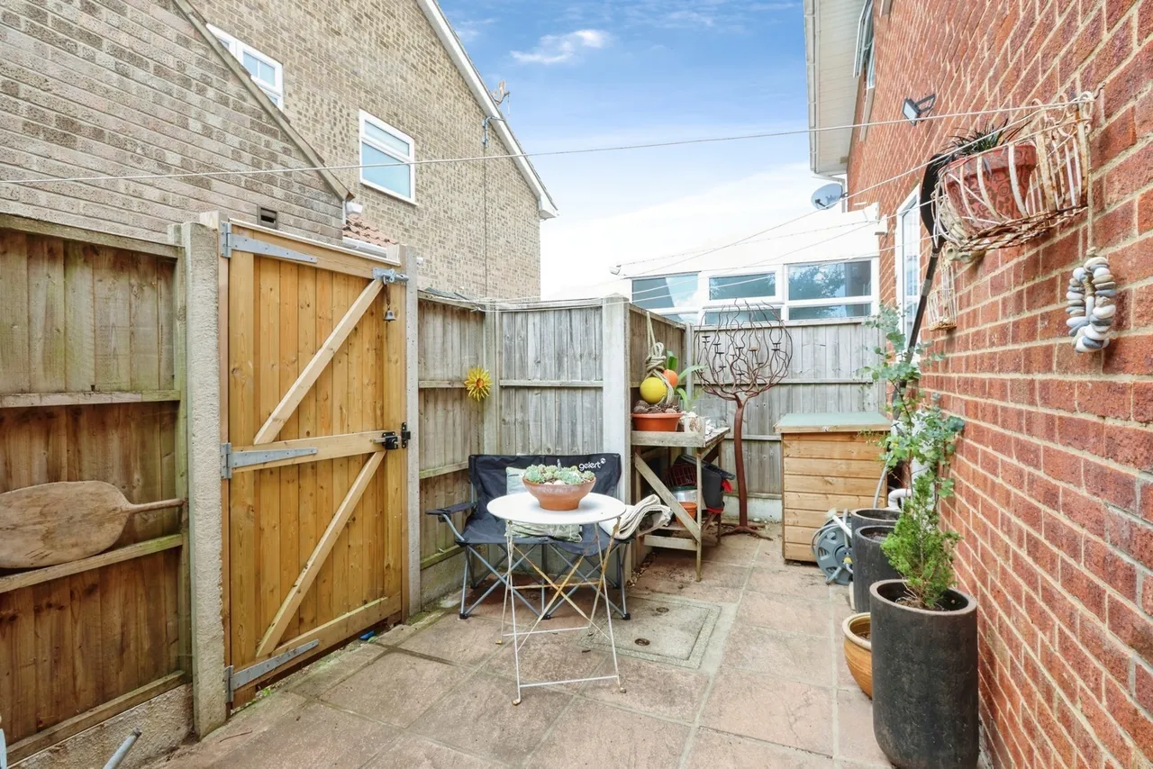 Falconer Drive, Poole, BH15, photo 15